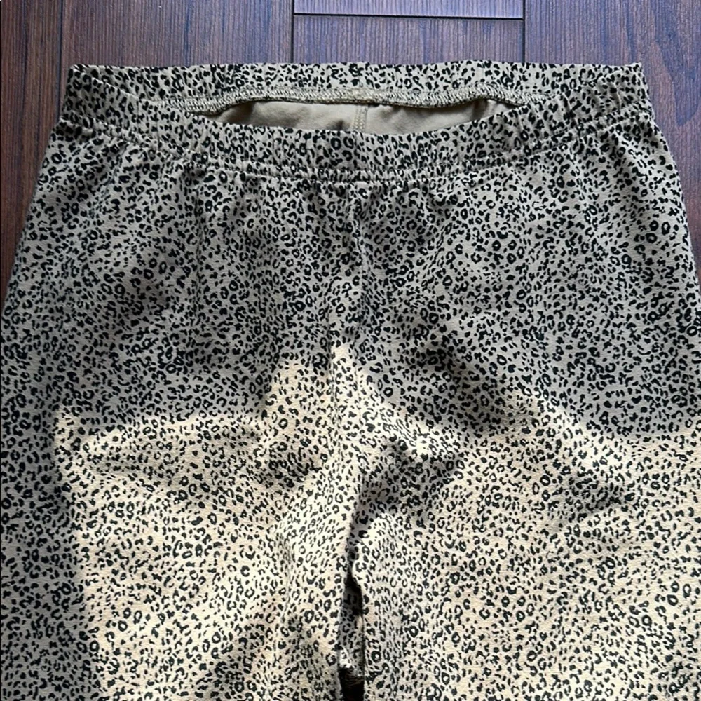🤎🤎NWOT Old Navy Black and Tan Leopard Patterned Leggings🤎🤎